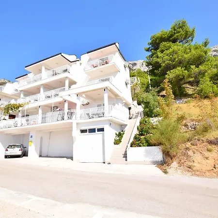 Dubravka アパート ピサック