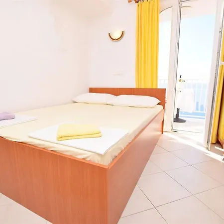 Dubravka アパート ピサック